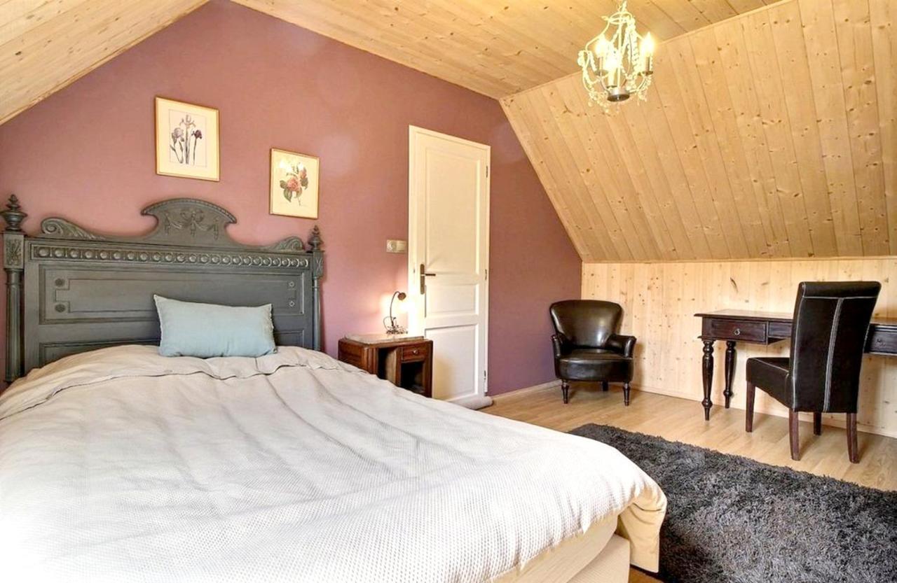 Maison Spacieuse A Plougonven Avec Jacuzzi Et Jardin Exterior foto