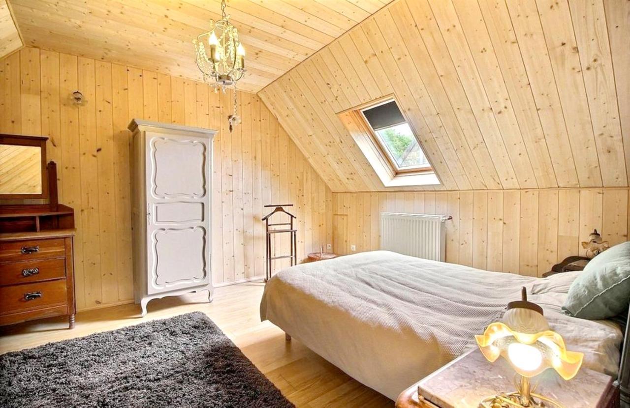 Maison Spacieuse A Plougonven Avec Jacuzzi Et Jardin Exterior foto